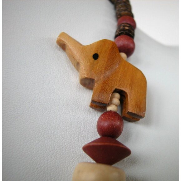 Handcrafted Wooden African Animal Necklace With Giraffe Elephant Camel Charms & - Picture 3 of 5